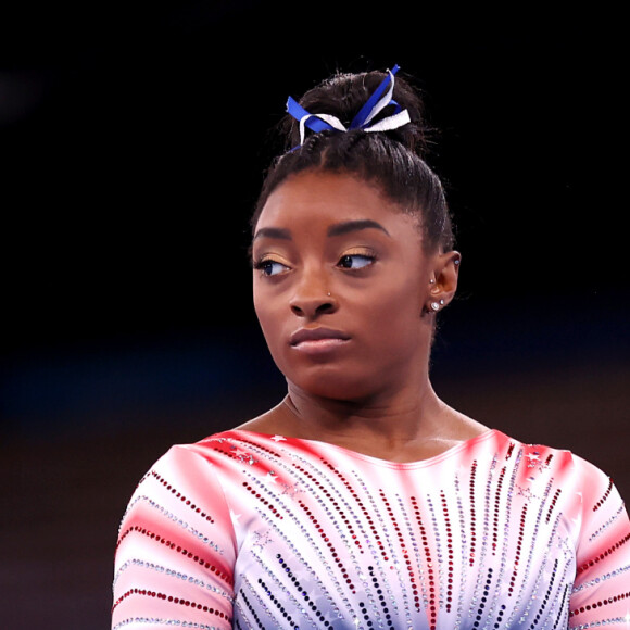 Já em Tóquio, Simone Biles se retirou da maior parte da competição, mas ainda levou uma prata e um bronze, totalizando cerca de R$ 155 mil