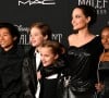 Angelina Jolie é acompanhada pelos filhos na maioria dos eventos públicos