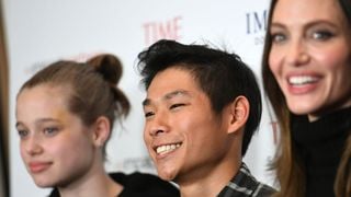 Internado após acidente de trânsito, filho de Brad Pitt e Angelina Jolie já havia xingado o pai publicamente