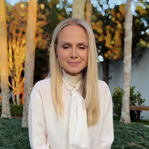 Eliana também apostou em looks mais despojados. 'Está imprimindo mais da Eliana pessoa, e isso tem se transferido para o guarda-roupa profissional', diz Amanda Souza