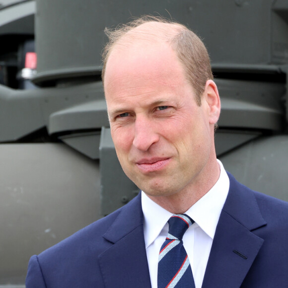 Rei Charles III implorou que Príncipe William não viajasse mais de helicóptero com toda a família