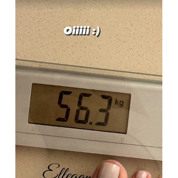 Antes com 63 quilos, Bárbara Evans revelou estar pesando 56.3, o que totaliza quase 7 quilos desde que fez as cirurgias