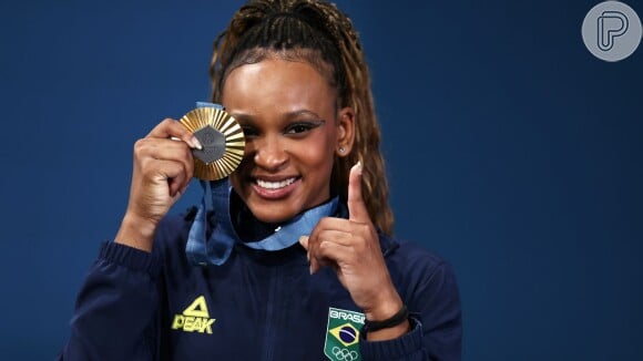 A unha de Rebeca Andrade já estava com esmalte dourado nas pontas antes da medalha de ouro chegar