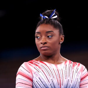 Tatuagem de Simone Biles também refere à sua vida pessoal, especialmente o drama vivido em Tóquio 2021, quando se retirou da competição por sua saúde mental