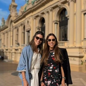 Patrícia Abravanel e Rebeca Abravanel estavam no restaurante do hospital quando foram abordadas por jornalistas