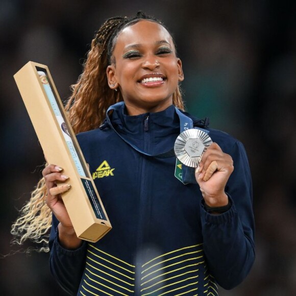 Além do ouro, Rebeca Andrade ganhou mais três pratas nas Olimpíadas de Paris 2024