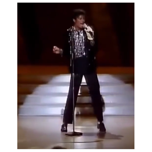 O eterno Rei do Pop, Michael Jackson, se inspirou nas encenações do personagem do piloto, em 'O Pequeno Príncipe', para dar vida à sua famosa dança.