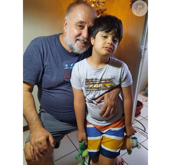 O ator Ricardo Pavão e o filho Otto, de 12 anos