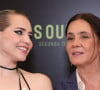 'Os Outros' 2: Leticia Colin posa com Adriana Esteve durante lançamento