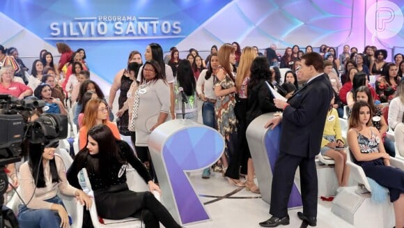 Silvio Santos nunca falou publicamente sobre os motivos de querer uma plateia 100% de mulheres em seus programas.