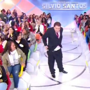 Então, Silvio logo percebeu que, quando as suas 'colegas de trabalho' estavam só na presença de mulheres, movimentavam mais o programa, como riram da cena em que a calça do apresentador caiu durante uma das atrações