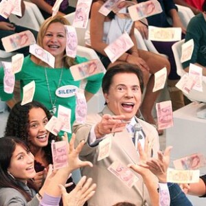 As 'colegas de trabalho' de Silvio Santos eram fundamentais nas dinâmicas do programa, principalmente na brincadeira do 'Aviãozinho'.