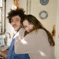 Selena Gomez ficou noiva de Benny Blanco em SEGREDO? Estas 3 pistas comprovam que o casal pode subir no altar em breve!