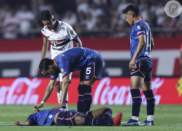 Morte precoce do jogador Izquierdo, do Nacional-Uruguai, aos 27 anos: zagueiro desmaiou durante jogo contra o São Paulo