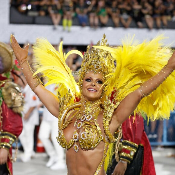 Viviane Araujo é considerada a rainha das rainhas do Carnaval brasileiro