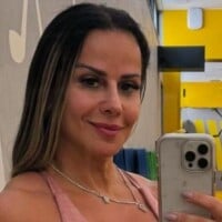 'Vem Carnaval' já? Viviane Araujo pega pesado em treino e mostra o que faz para ficar com bumbum turbinado para os desfiles