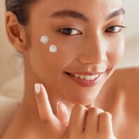 Quer investir em skincare? Confira 3 cosméticos com desconto na Amazon para ter sempre por perto