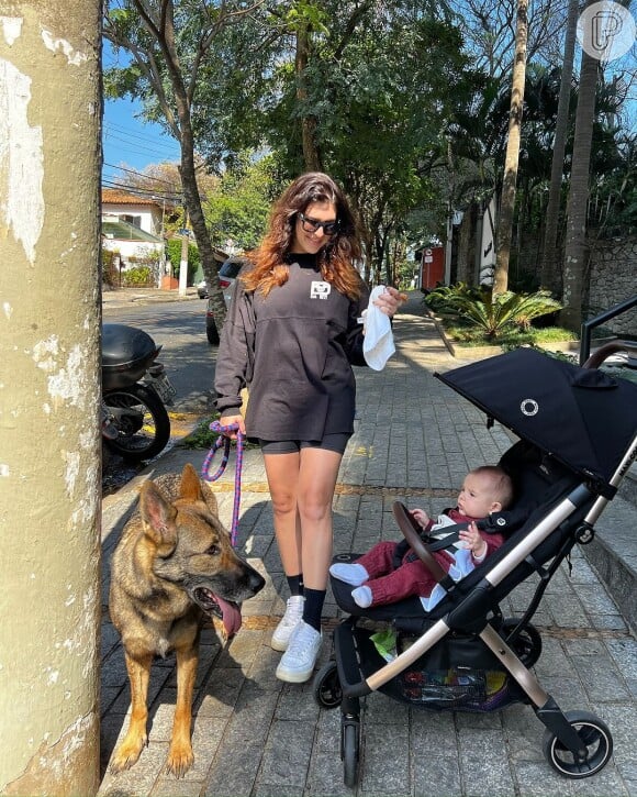 Fernanda Paes Leme está curtindo a filha de 4 meses e refletiu no Instagram sobre a maternidade