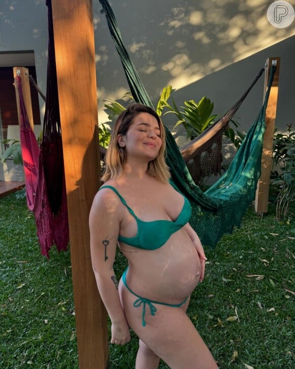 Completamente nua, Viih Tube exibiu sua barriga gigante da segunda gravidez em fotos artísticas