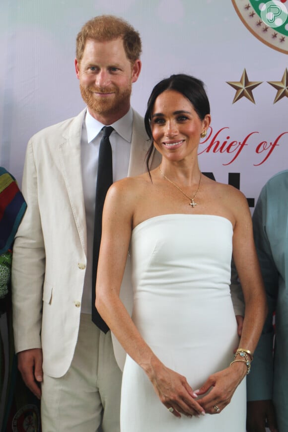 Segundo informações do jornal, a inteção de Meghan Markle com a festa de primeira linha é de mostrar para Harry que ele é sim valorizado e apreciado pelas pessoas à sua volta, depois que a sua família (os membros da realeza), fechou as portas para ele.