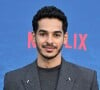 O galã indiano Ishaan Khattar, de 28 anos, interpreta Shooter Dival, na trama.