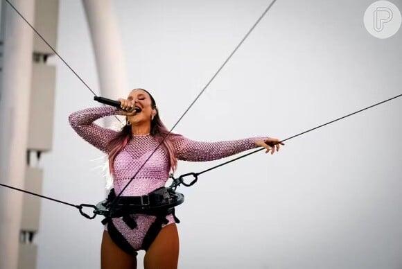 Ivete Sangalo voa sobre público do 'Rock in Rio' e deixa o público do festival agitado