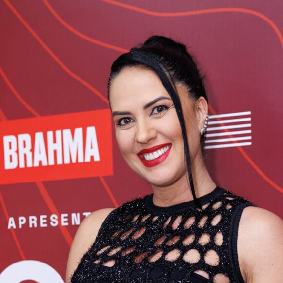 Graciele Lacerda elegeu look elegante para show do marido, Zezé Di CamargO