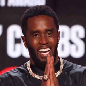 Já no almoço, P. Diddy escolhe entre ovos mexidos, wraps de frango ou hambúrgueres de feijão preto