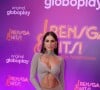 Deborah Secco apostou em vestido decotado, recortado e de mangas longas para o lançamento da nova temporada da série 'Rensga Hits'