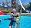 Mari Bridi e os filhos embarcaram para o parque aquático mais popular do Ceará, o Beach Park, para comemorar o aniversário de Antônio Caramelo