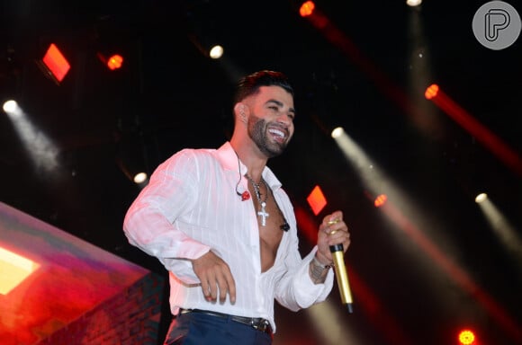 Gusttavo Lima afirmou que seus cachês para shows em prefeituras são significativamente mais baixos do que em eventos privados