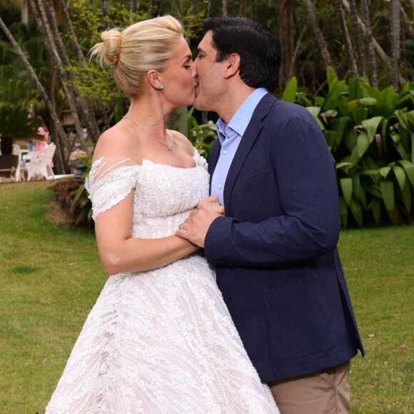 Noivado de Ana Hickmann e Edu Guedes foi assunto entre os seguidores de Ticiane Pinheiro