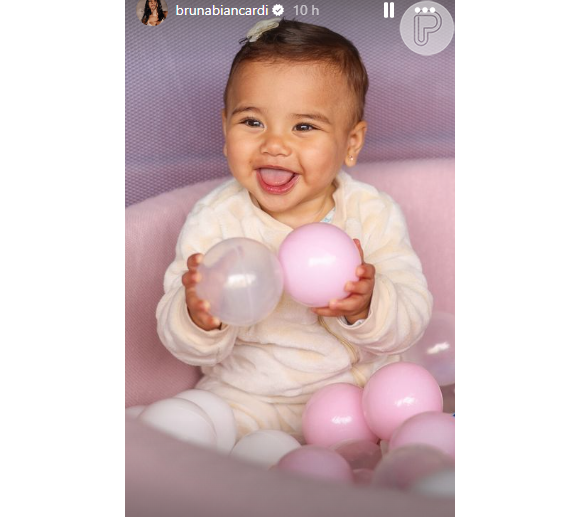 Bruna Biancardi posta fotos de 1 ano de Mavie, filha com Neymar