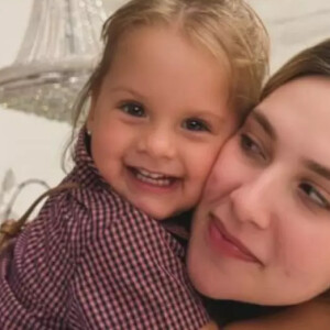 Convite para aniversário de 2 anos de Maria Flor custa R$ 175 na Amazon