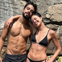 Agatha Moreira posa de biquíni cintura baixa em fotos com Rodrigo Simas e barriga trincada rouba a cena: 'Quero saber o que come'