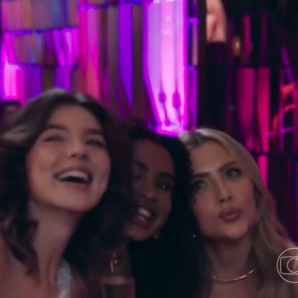 Jade Picon fez publicidade para marca de produtos de cabelo em 'Mania de Você'