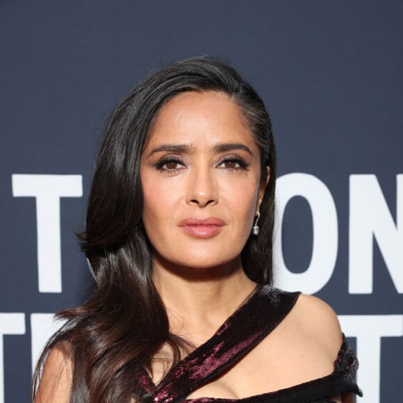 “Vamos virar ali, OK, aqui”, disse Salma Hayek para Nicole Kidman, de acordo com o especialista em leitura labial forense e testemunha do Reino Unido, Jeremy Freeman