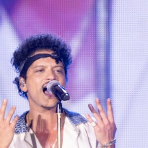 Bruno Mars cumpriu todos os requisitos e foi além: excedeu em 30 horas o serviço comunitário