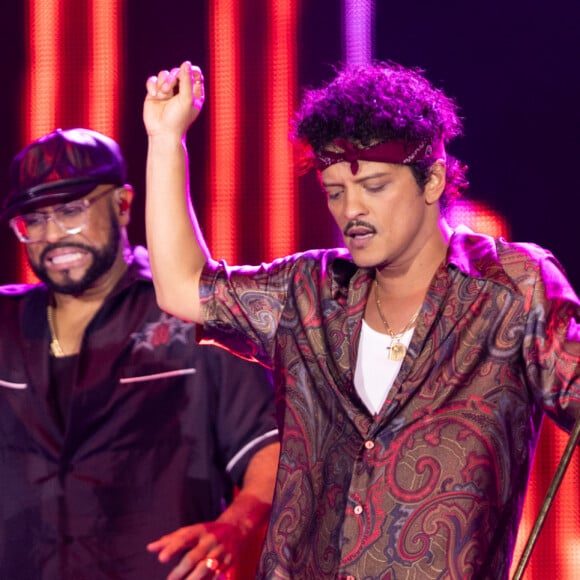 Em 2012, Bruno Mars foi liberado da acusação, que não consta mais em sua ficha