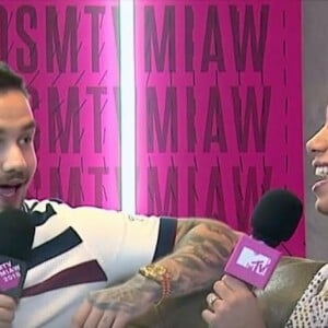 Anitta relembra momentos com Liam Payne. A cantora compartilhou uma foto com o britânico tirada durante a premiação 'MTV Miaw' de 2018