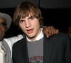 Amizade de Ashton Kutcher com P. Diddy vira alvo de especulação em meio a graves acusações contra o rapper