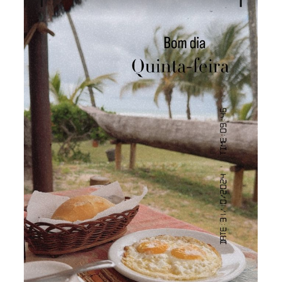 Nesta quinta-feira (31), Deborah Secco mostrou o seu café da manhã especial para manter o corpo em dia