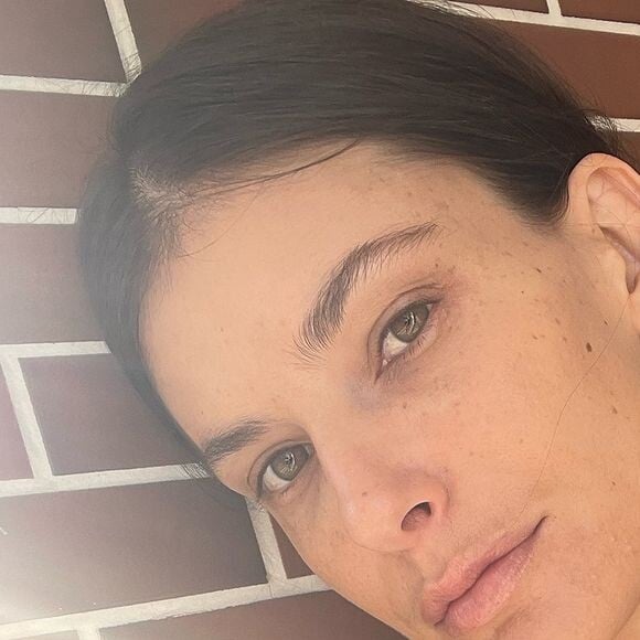 A modelo Caroline Francischini usou o Instagram para expor uma agressão que sofreu do próprio irmão