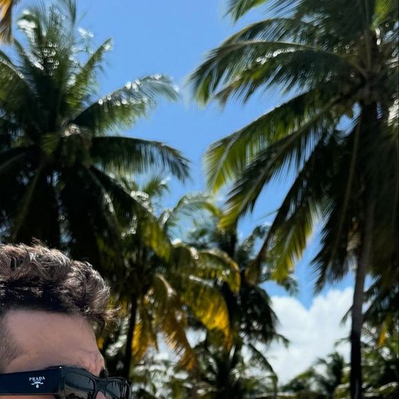 Fiuk postou a foto sensual quase duas semanas depois de sua ex-affair, Maia Lozano, anunciar a produção de um vídeo pornô com um sósia dele