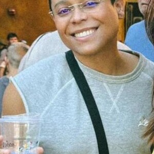 Anitta viajou para Disney com Bruno Matos, intérprete de Blogueirinha, e nesta segunda (25), o humorista contou bastidores do passeio