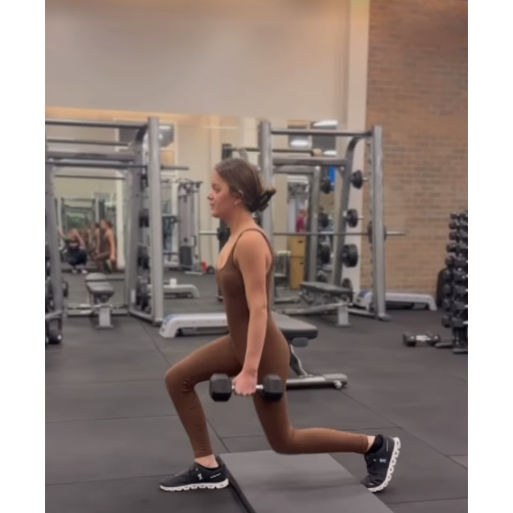 Rafa Justus ainda refletiu sobre o quão bem a academia tem feito para seu corpo, a definindo como uma 'terapia'