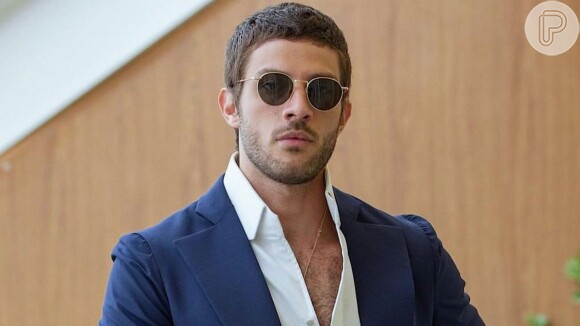 Com apenas 31 anos, Chay Suede já acumula papéis icônicos em novelas, filmes e na música brasileira