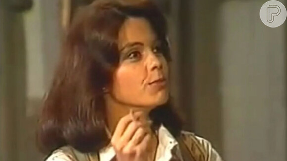 'Tieta': Carmosina fala para a mãe que Helena não é quem aparenta.