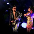  Katy Perry e Lenny Kravitz cantam juntos a m&uacute;sica 'I Kissed a Girl' no intervalo do Super Bowl 2015 