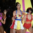  Katy Perry faz performance colorida e cheia de efeitos especiais no intervalo do Super Bowl 2015, em 1 de fevereiro de 2015 